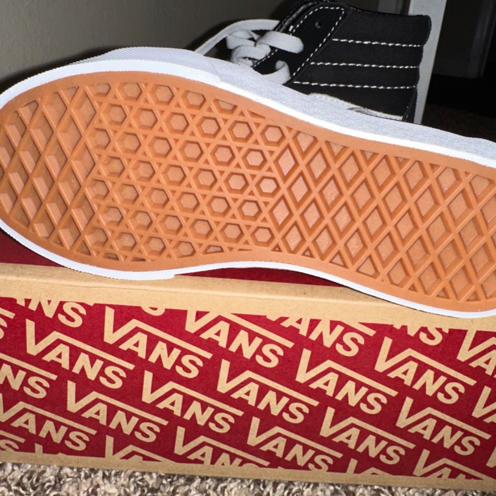 Vans - Picture 3 of 3